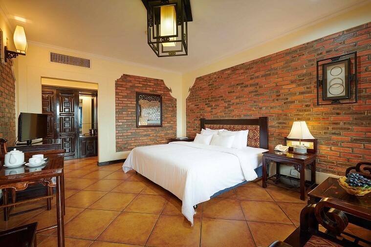 Classic Double Pine Hill